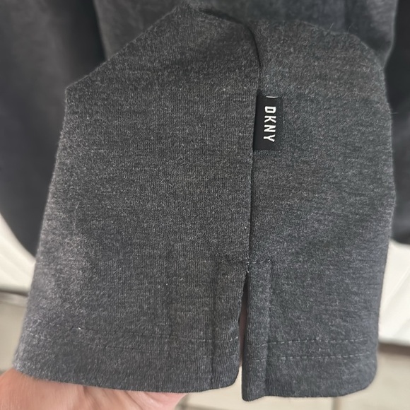 DKNY Charcoal Gray Sweatshirt sz M - Picture 16 of 16